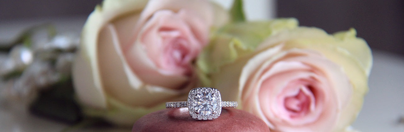 10 Tips for Buying an Engagement Ring