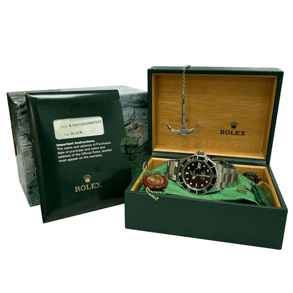 Rolex Submariner Date 16610 Box and Papers - Pre-Owned